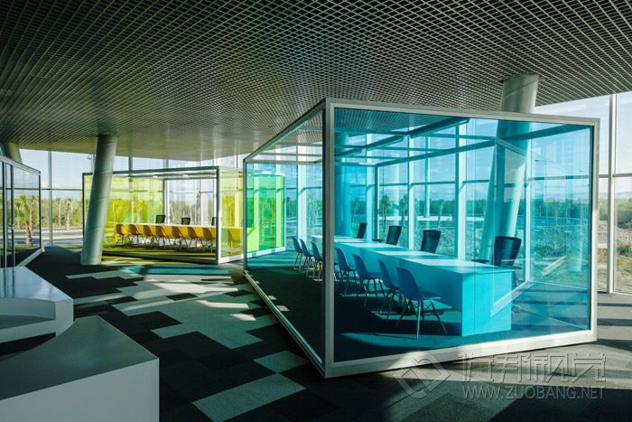 ���������ڱ���˹�����С������dԔ��