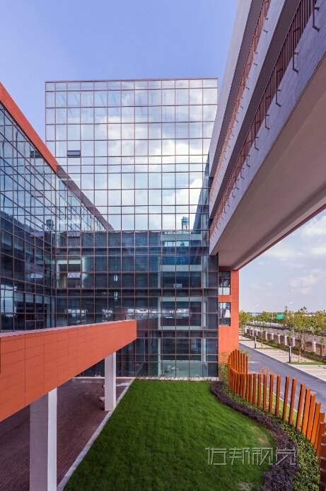 �Ϸ��е�ʮ�ЌW(xu��)��У�^(q��)�����O(sh��)Ӌ(j��)����